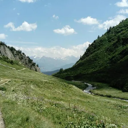 Lieu Secret 2 Dans Les Alpes Suisses Chalet *