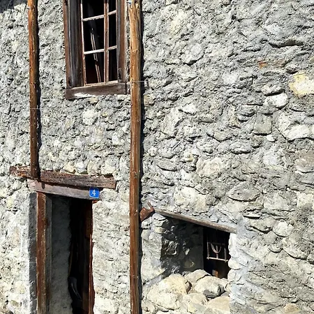 Chalet Lieu Secret 2 Dans Les Alpes Suisses Le Tretien