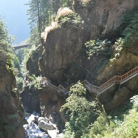 Lieu Secret 2 Dans Les Alpes Suisses בקתה