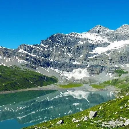 Lieu Secret 2 Dans Les Alpes Suisses בקתה